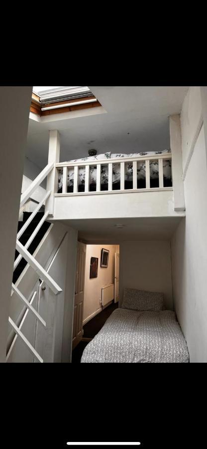 ダブリンCharming Central Houseアパートメント エクステリア 写真